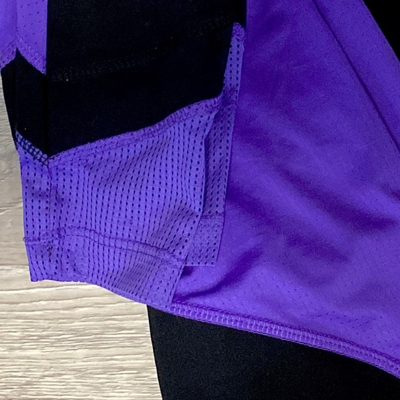 โ ๏ธ๐ฅโผ๏ธ๐
๐๐๐ ๐๐๐-๐๐โผ๏ธ๐ฅโ ๏ธ BALLY || Black + Purple Leggings | Size Small - Picture 8 of 11